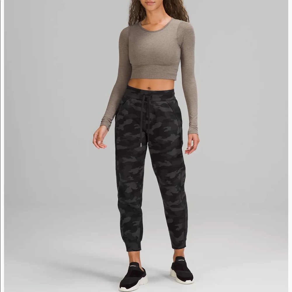 Lululemon scuba high-rise joggers 7/8 length